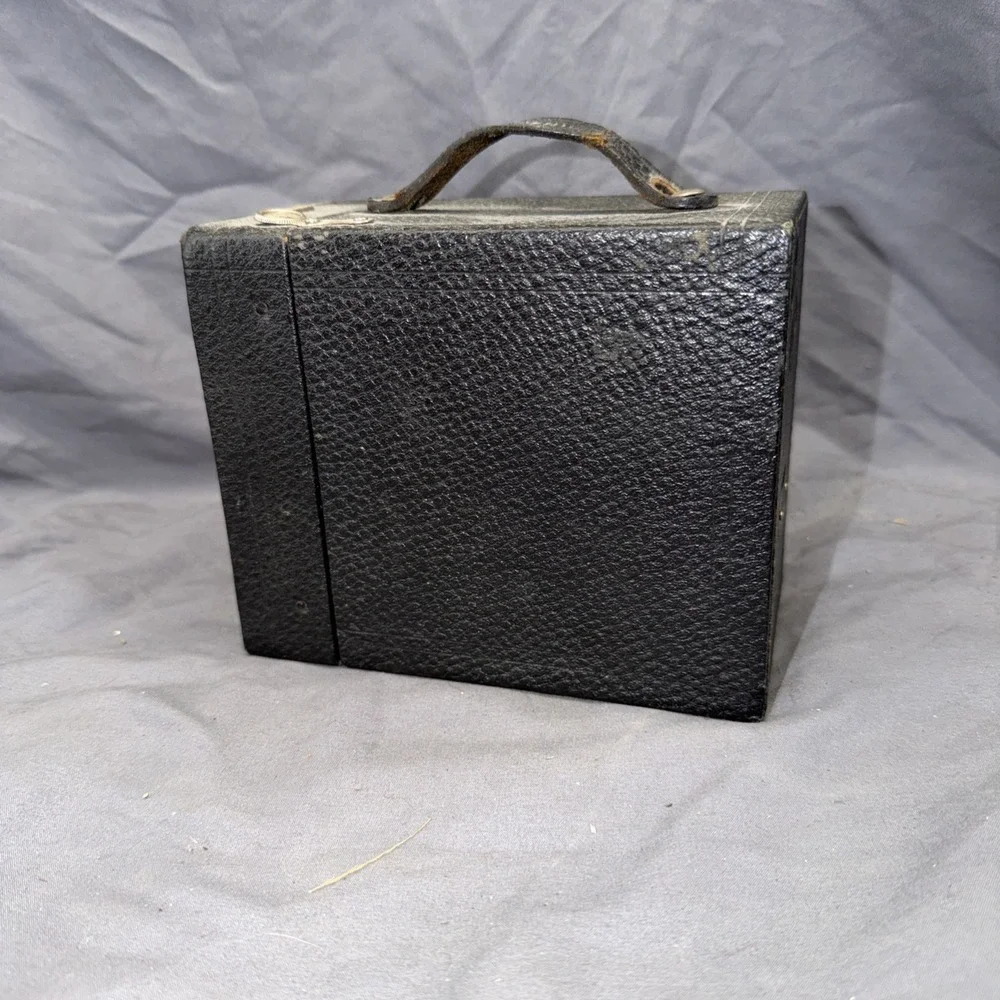 Eastman Kodak No. 2aModel C Rainbow Hawk-Eye Box Camera Black 116 Film With Case